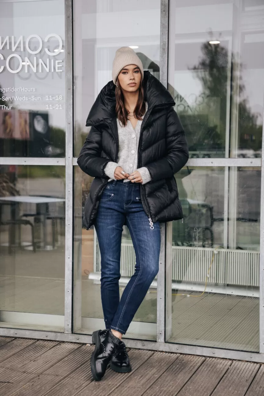 Pantalon Freeman T. Porter Alexa - Taille Haute Élégante, Coupe Courte Femme - Printemps 2024