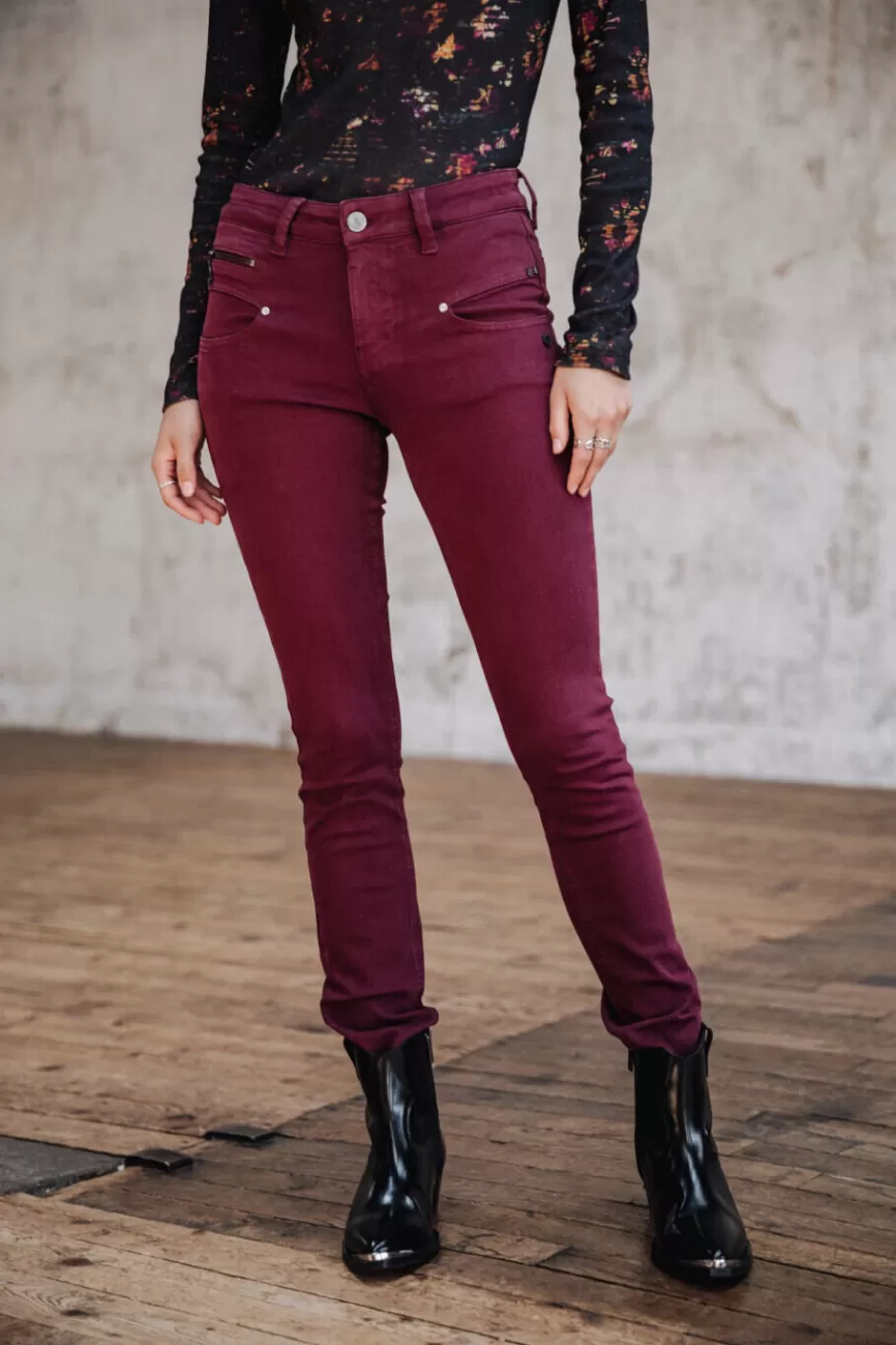 Découvrez le Jean Alexa Taille Haute Femme Freeman T. Porter - Teinture Miracle et Confort Ultime à la Coupe Flatante