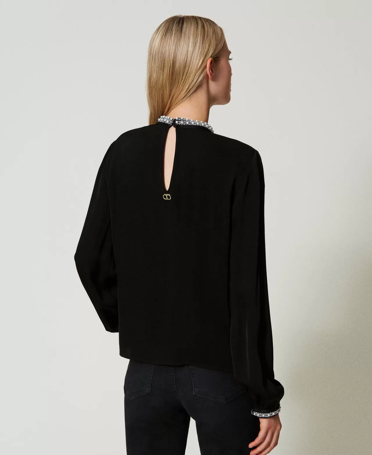 Chemisier Élégant TWINSET Milano en Crêpe avec Broderies Artisanales