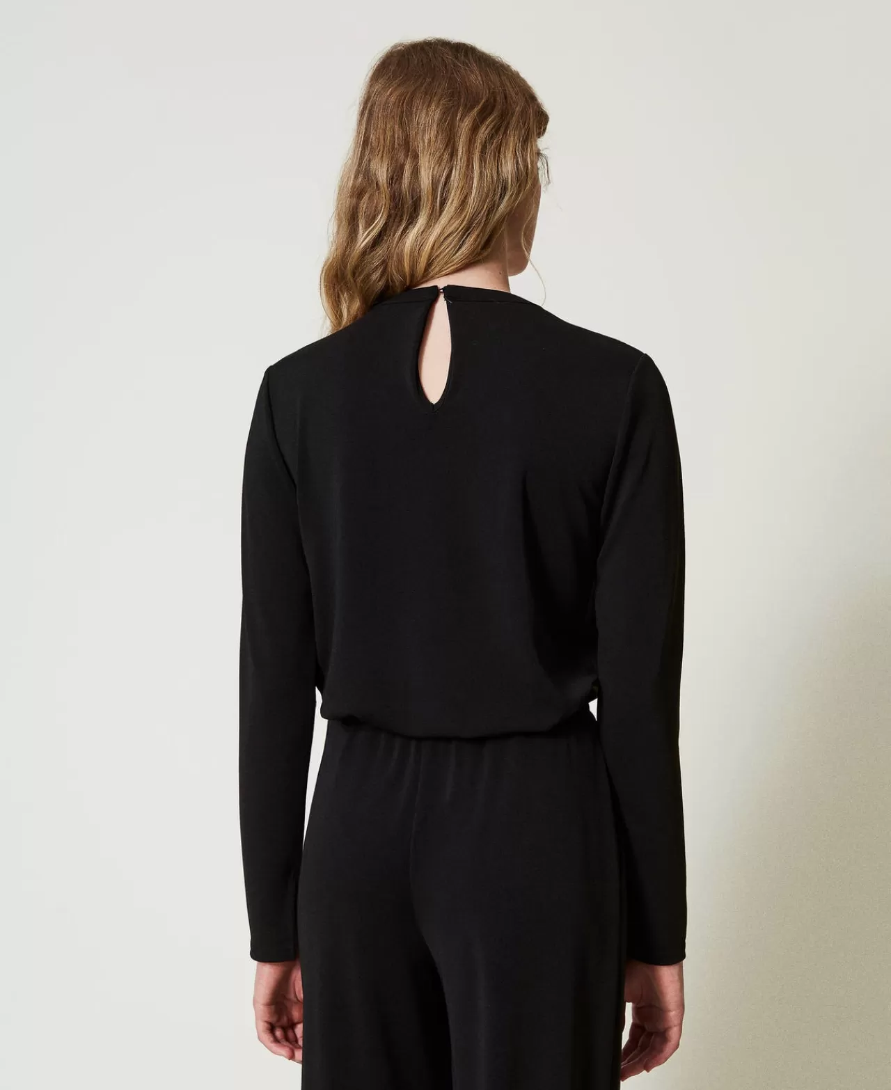 Chemisier Milano TWINSET en crêpe jersey souple avec drapé élégant – Silhouette fluide et intemporelle