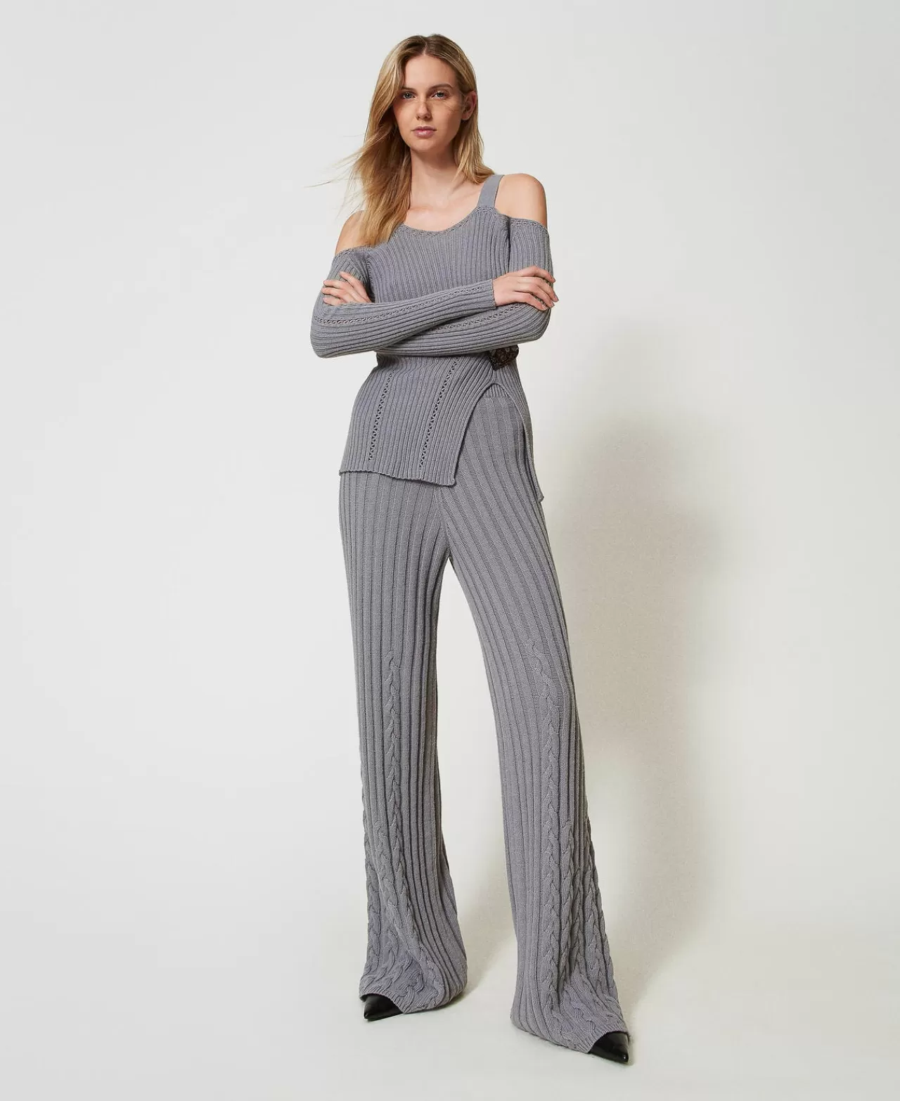Pantalon Évasé TWINSET Milano - Tissu Treeblend Léger avec Motifs Tressés Élégants