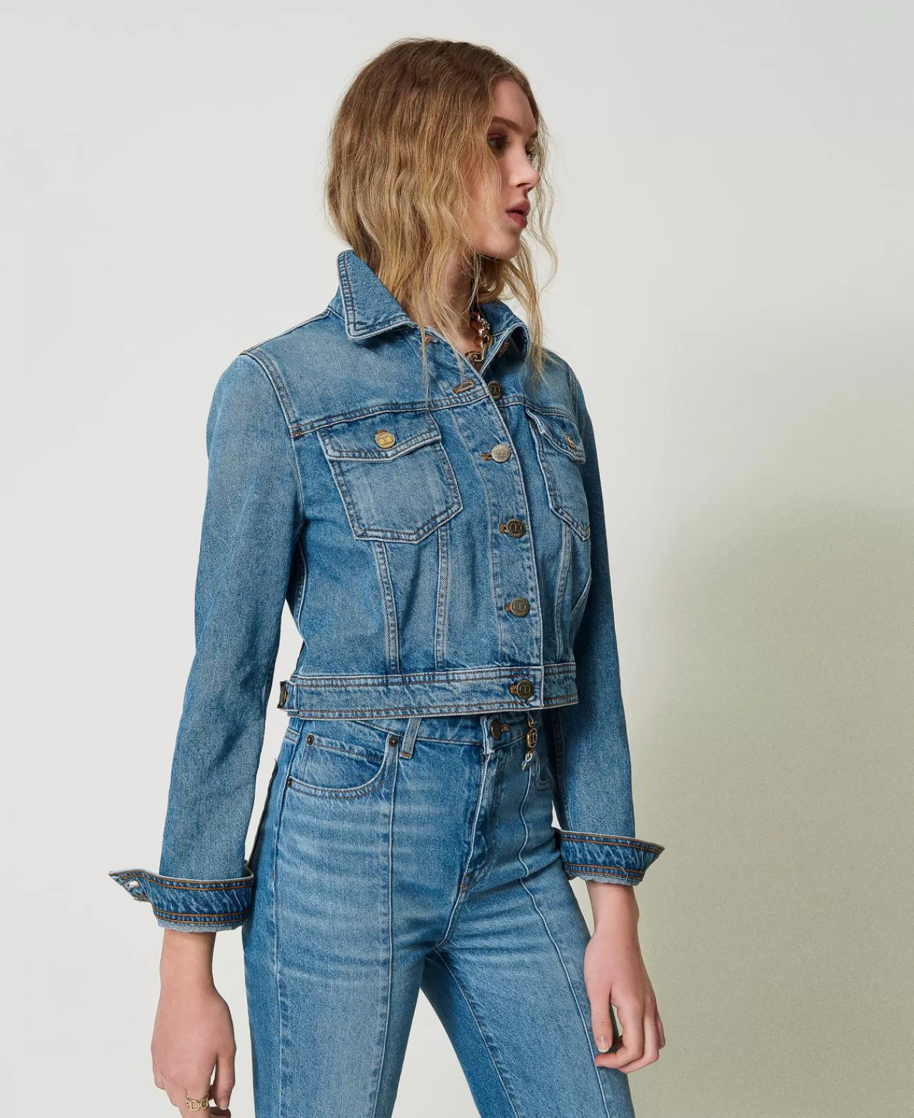 Veste en jean décontractée TWINSET Milano - Poches fonctionnelles et détails contrastants