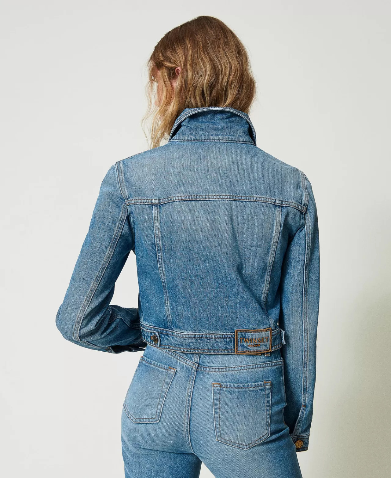 Veste en jean décontractée TWINSET Milano - Poches fonctionnelles et détails contrastants