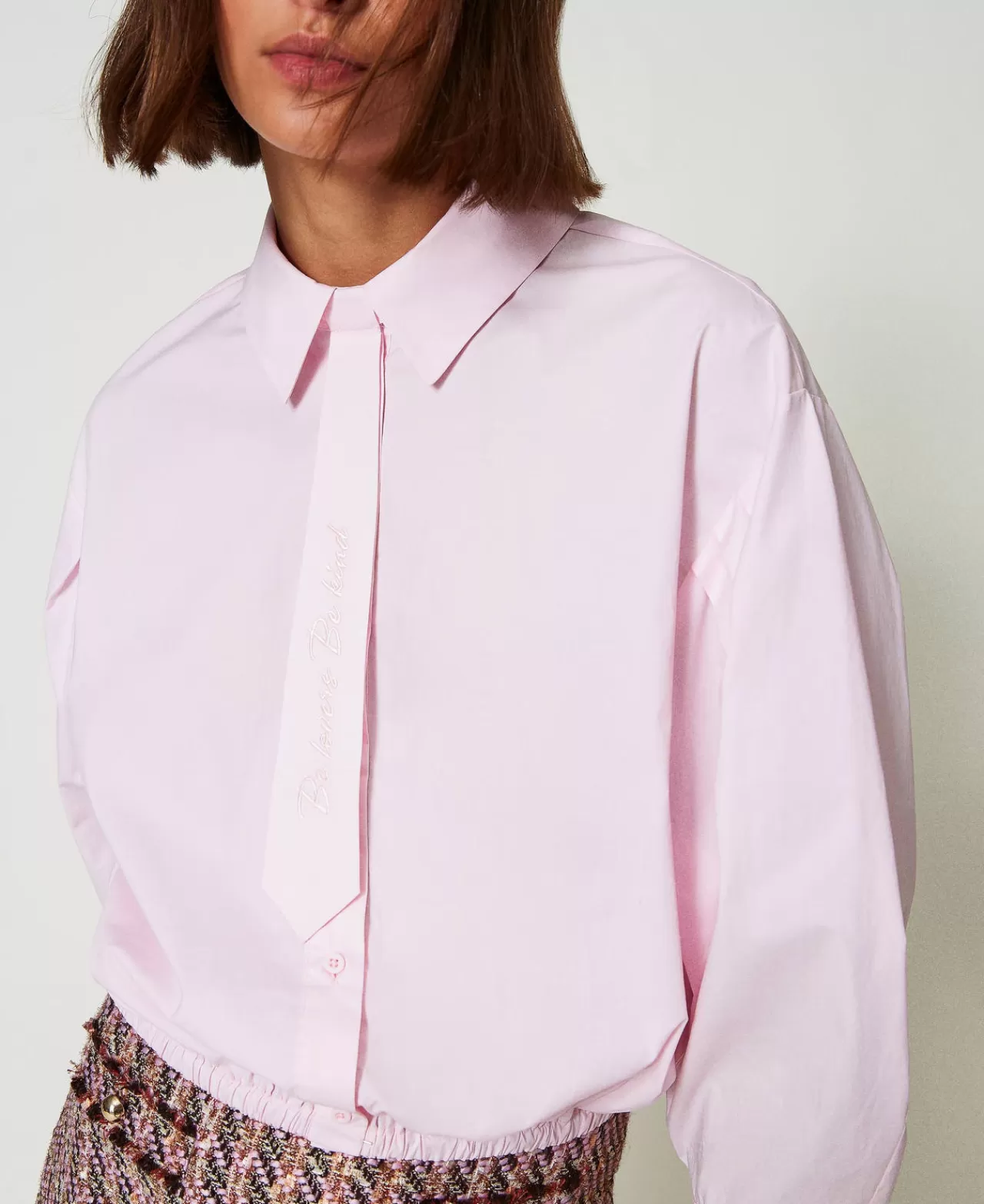 Chemise à carreaux TWINSET Milano avec cravate coordinée - Style intemporel automne-hiver - Modèle grande taille - Élégance italienne - Collection exclusive
