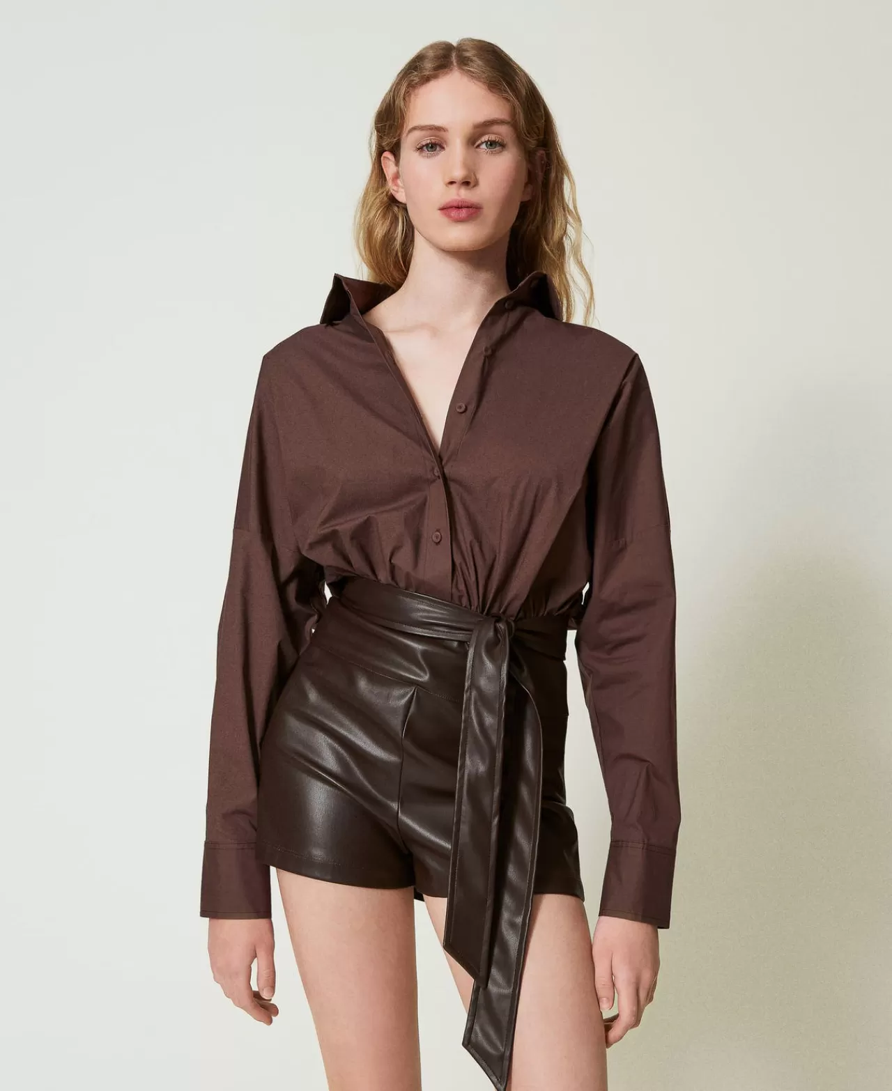 Combishort élégant de TWINSET Milano en popeline légère et tissu enduit - Coupe tendance pour l'été