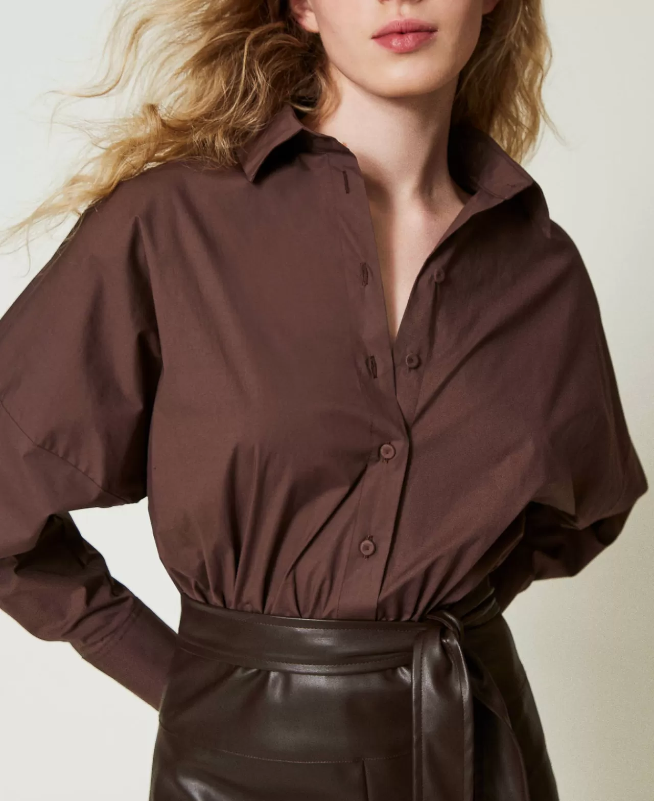 Combishort élégant de TWINSET Milano en popeline légère et tissu enduit - Coupe tendance pour l'été