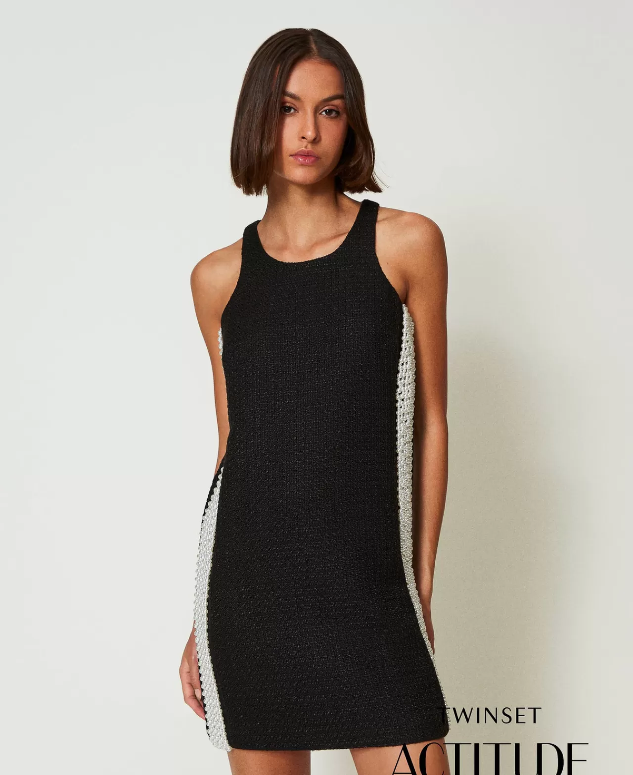 TWINSET Milano - Robe d'été en tissu texturé avec broderies de perles nacrées