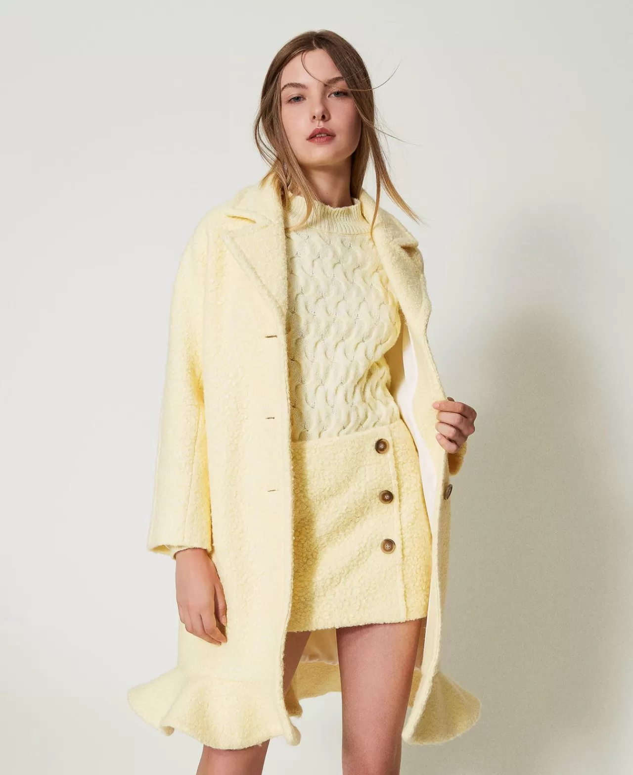 Manteau TWINSET Milan en étoffe texturée - Pièce phare pour un style automnal raffiné