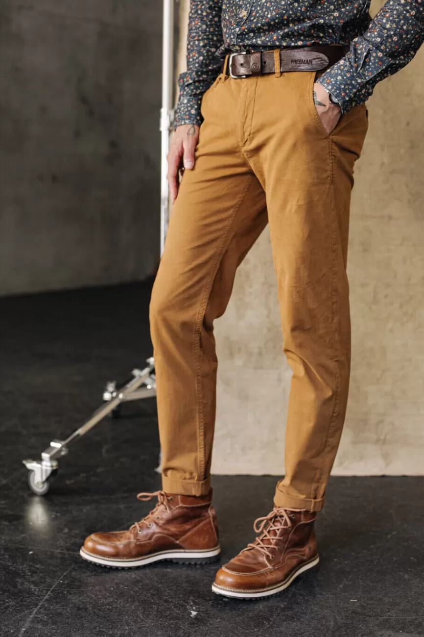 Élégantes chaussures homme Freeman Timber Porter - Modèle Mathis Bonito en cuir souple, semelles ergonomiques pour style décontracté ou cérémoniel. Collection printemps-été disponible en finition mat & brillant.