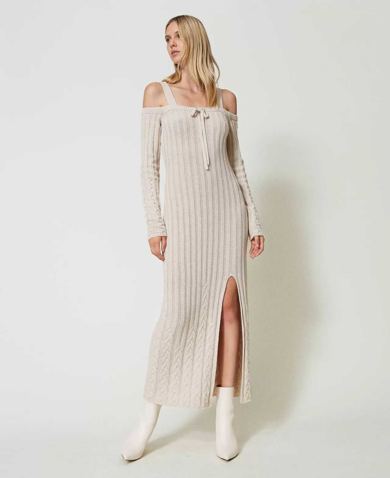 Robe longue élégante Twinset Milano en fil mélangé écologique avec motifs tressés raffinés