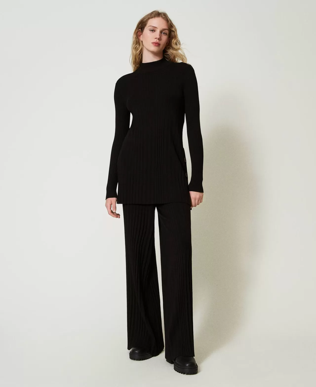 Pull long plissé Milano TWINSET - Fermeture boutonnée et coupe fluide pour un look urbain raffiné