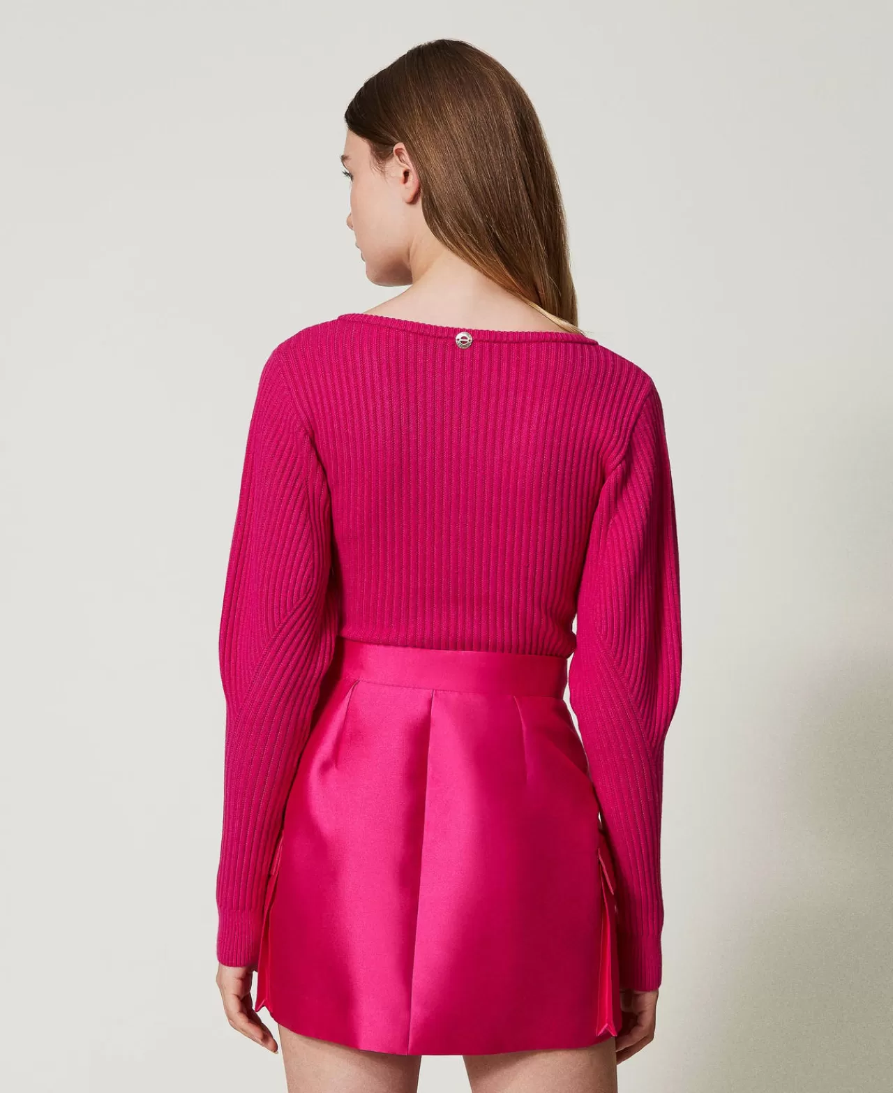 TWINSET Milano - Mini-jupe cintrée en twill soyeux pour une silhouette stylisée