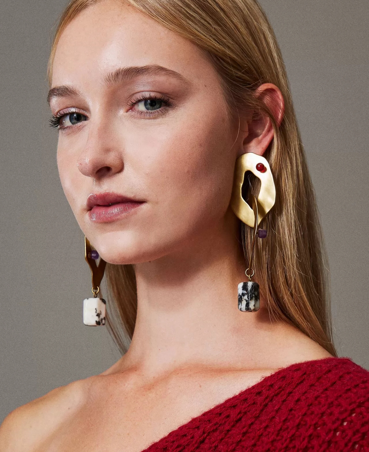 Boucles d'oreilles TWINSET Milano - Chaînettes métalliques élégantes ornées de pierres précieuses scintillantes