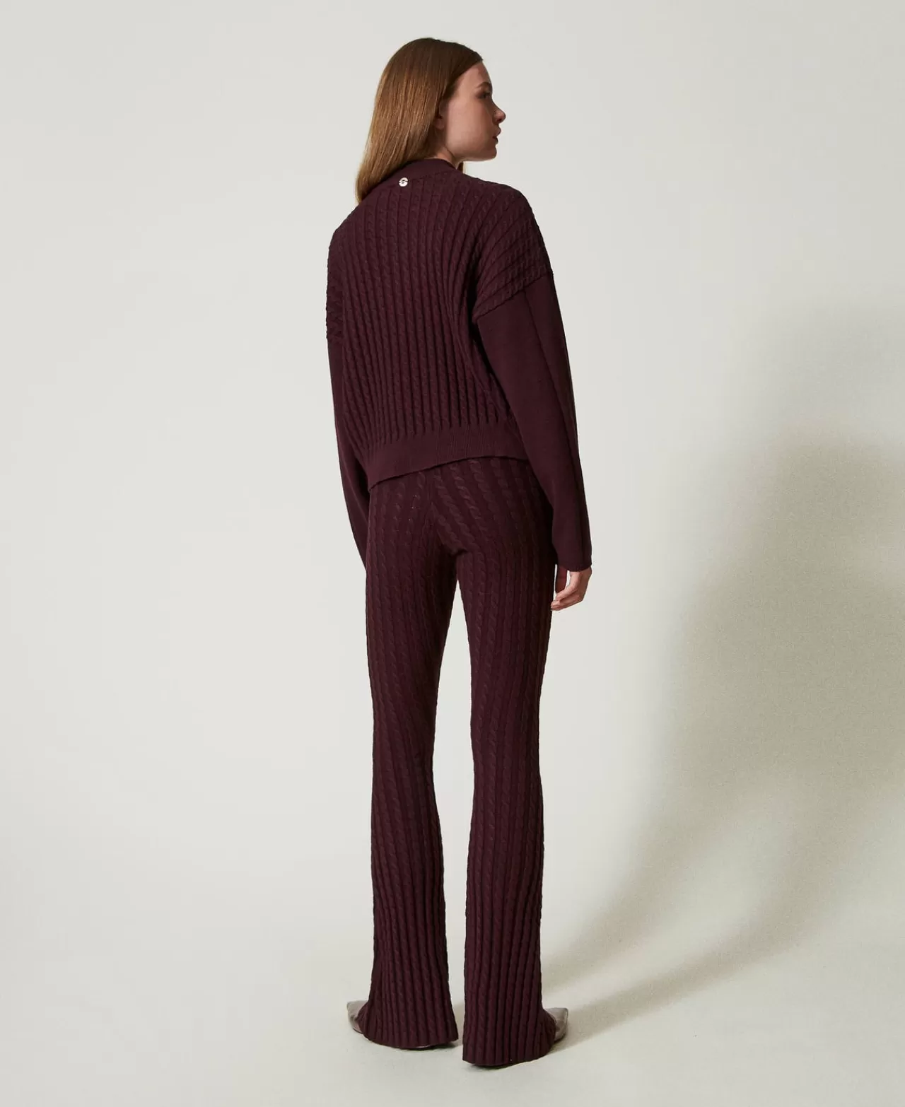 TWINSET Milano - Pantalon en Maille Côtelée à Effet Tresse - Coupe Flared Confortable pour Look Bohème Chic