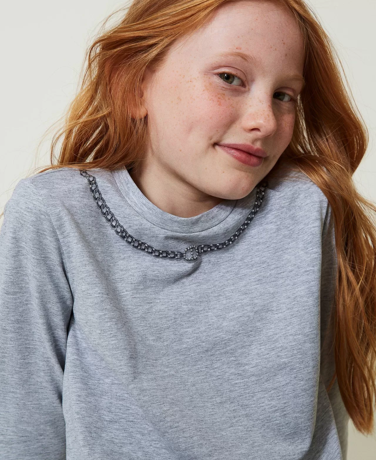 TWINSET Milan - T-Shirt Femme Décolleté avec Collier en Strass Brillant pour un Look Sophistiqué
