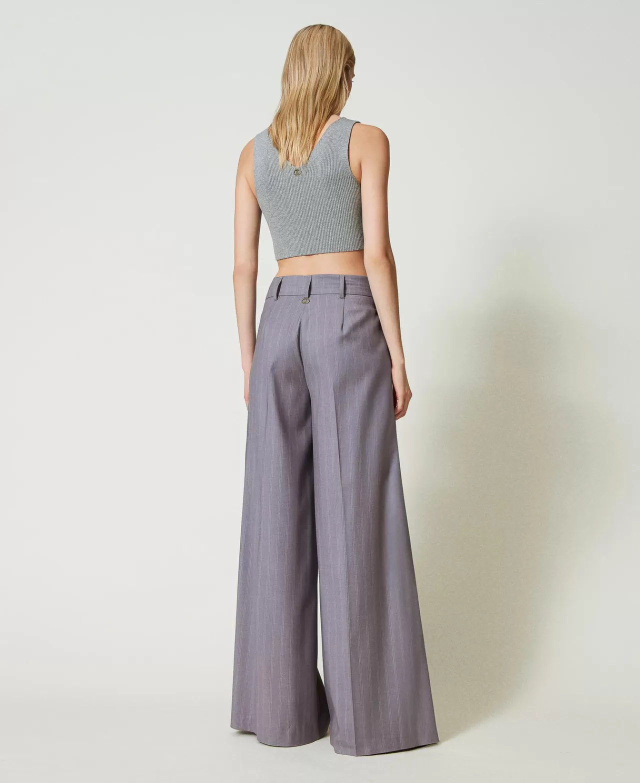 TWINSET Milano - Pantalon Élégant à Coupe Évasée avec Rayures Pinces et Ourlet Surdimensionné