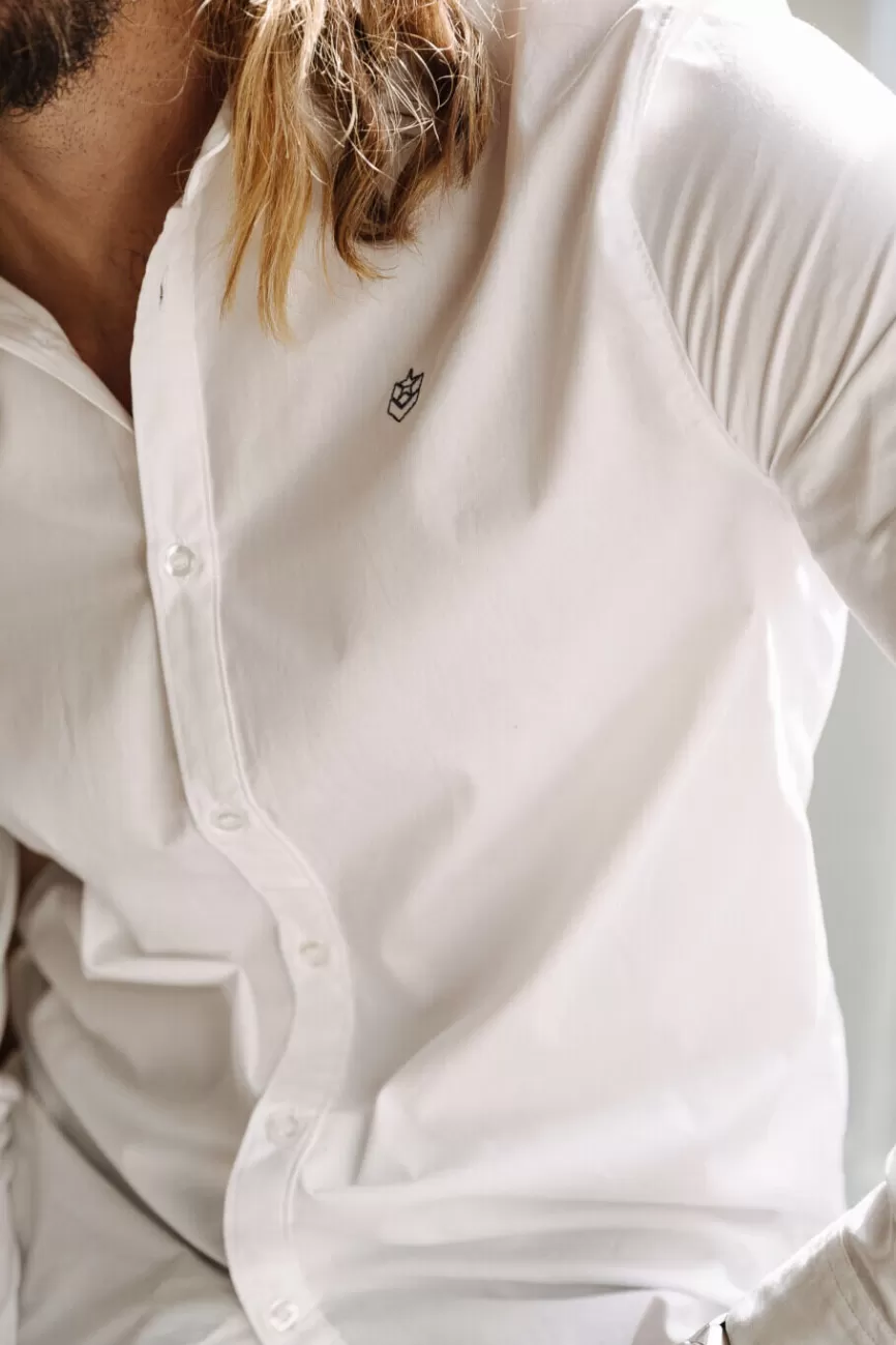 Chemise en Poplin Yoris - Coupe Moderne pour Homme Freeman T. Porter | Élégance Urbaine & Confort Optimal 

(Collection Printemps-Été 2024 - Style Intemporel)