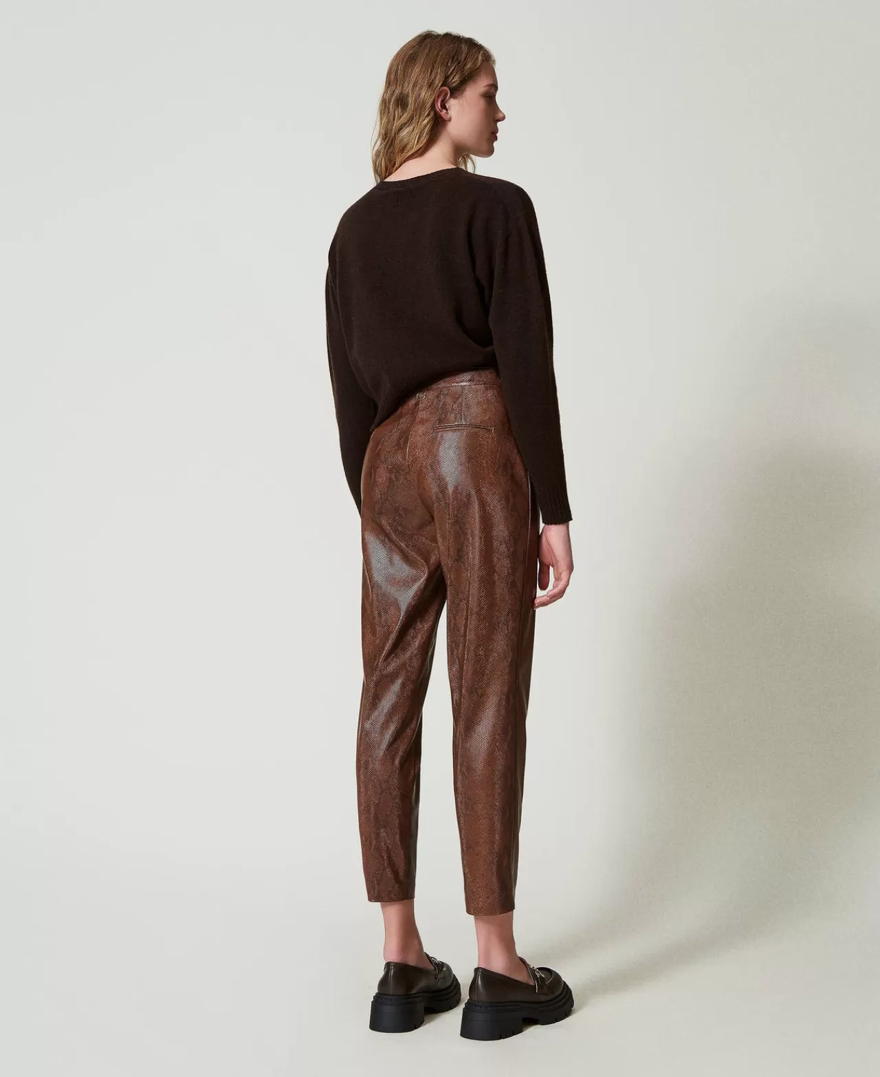 Pantalon Cigarette Élégant TWINSET Milano en Similicuir Lézard - Style Urbain et Design Italien